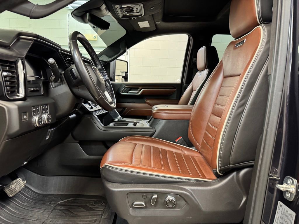 Used 2024 GMC Sierra 2500 Denali Ultimate AWD/4WD image 13