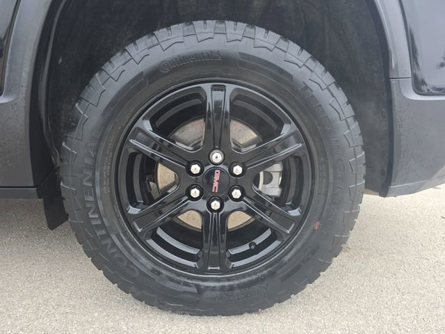 Used 2022 GMC Acadia AT4 w/ Technology Package image 32