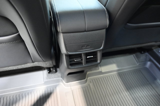 New 2027 GMC Terrain Elevation w/ Elevation Premium Package FWD image 25