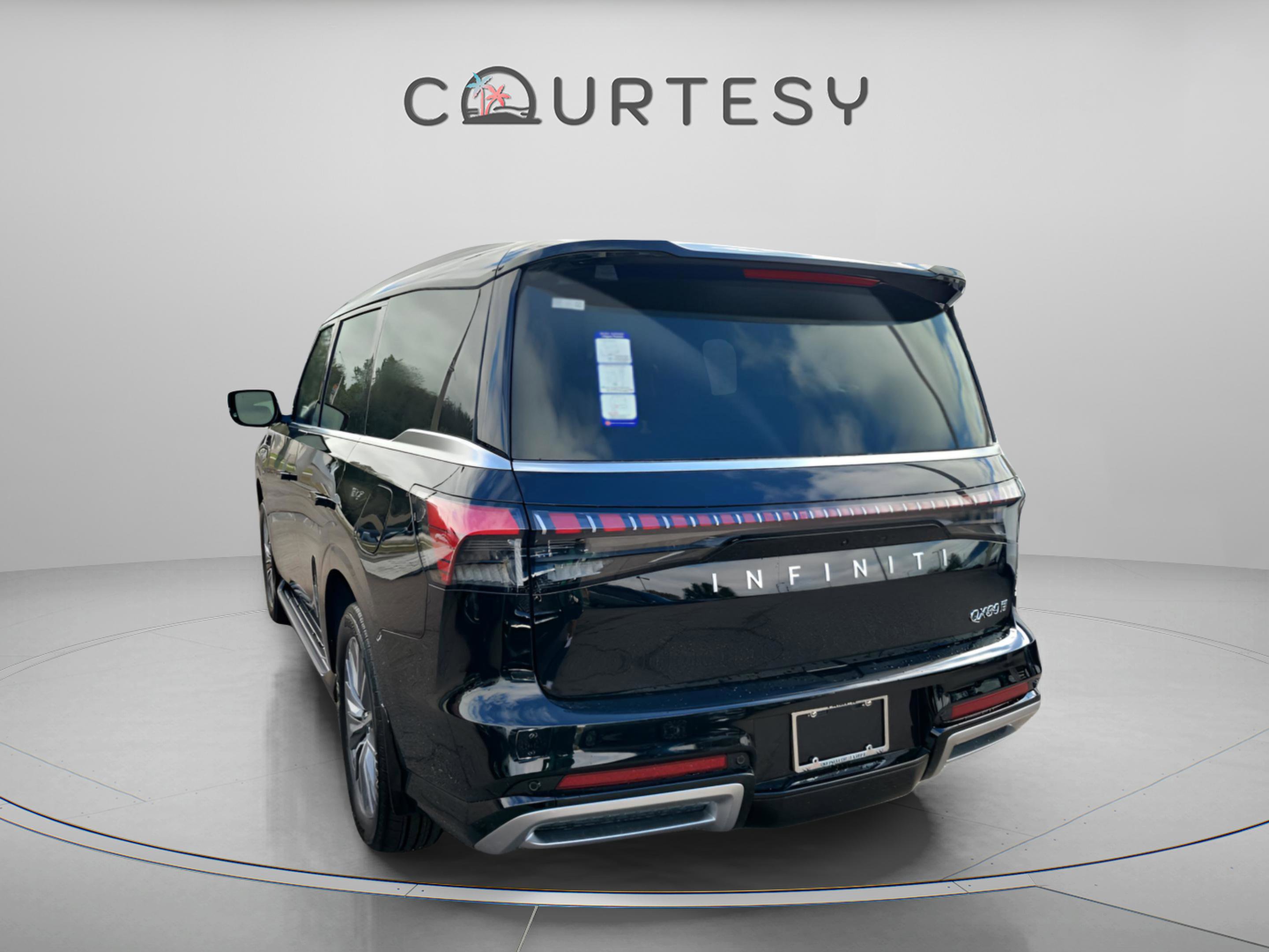 New 2026 INFINITI QX80 Luxe image 3