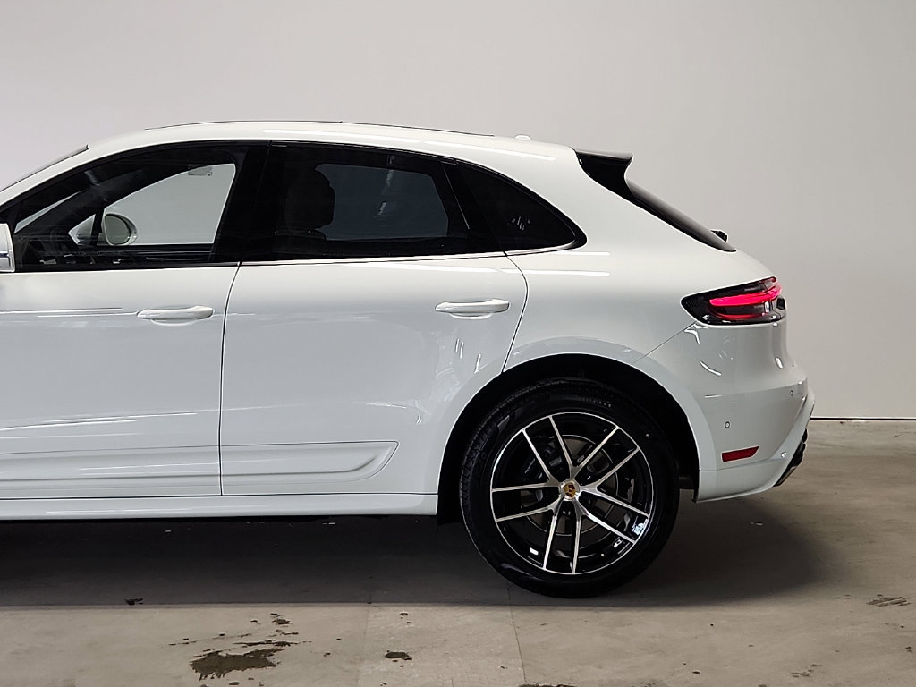 New 2026 Porsche Macan AWD/4WD image 7