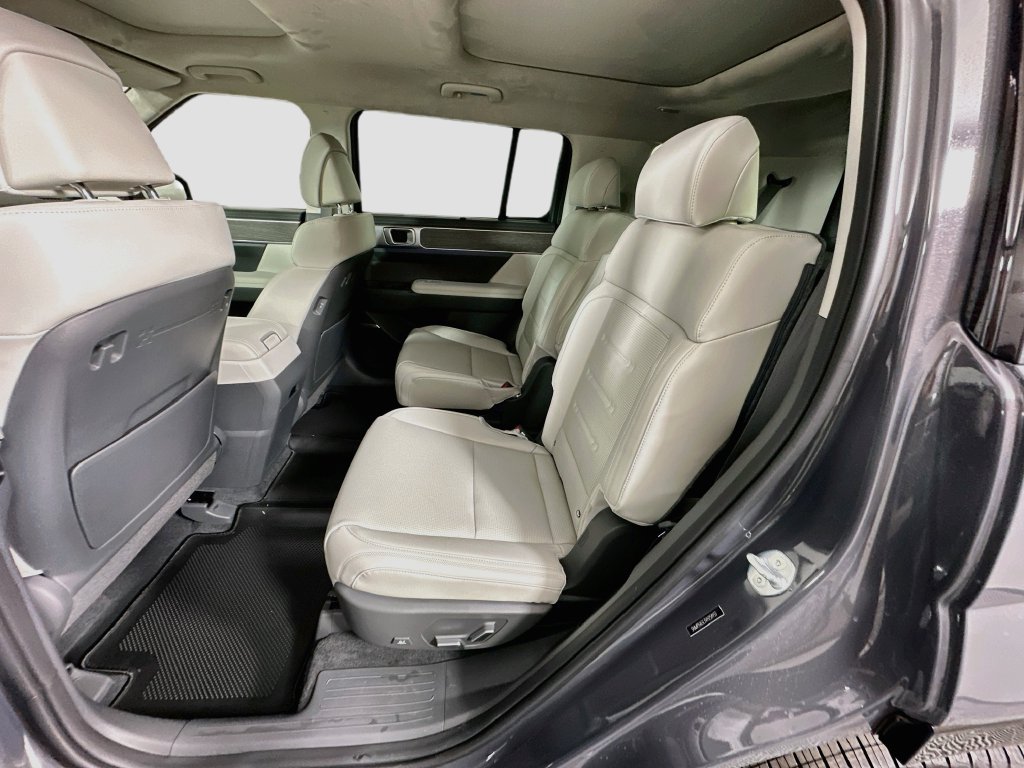 New 2027 Hyundai Santa Fe Calligraphy FWD image 17