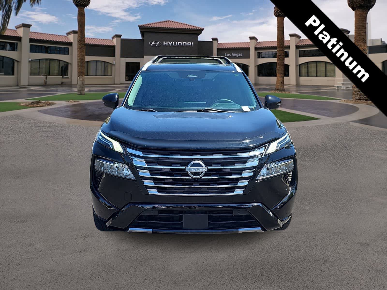 Used 2024 Nissan Rogue Platinum FWD image 3