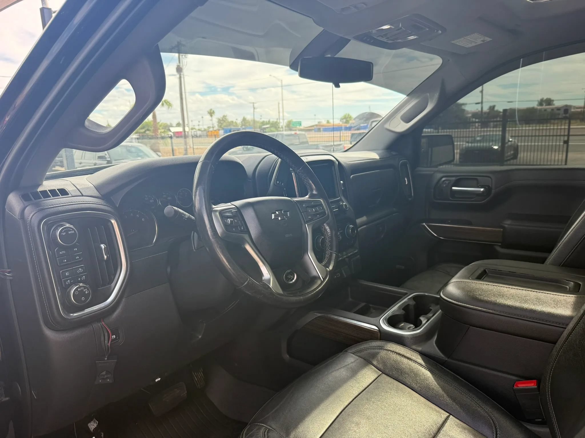 Used 2020 Chevrolet Silverado 1500 LT Trail Boss AWD/4WD image 16