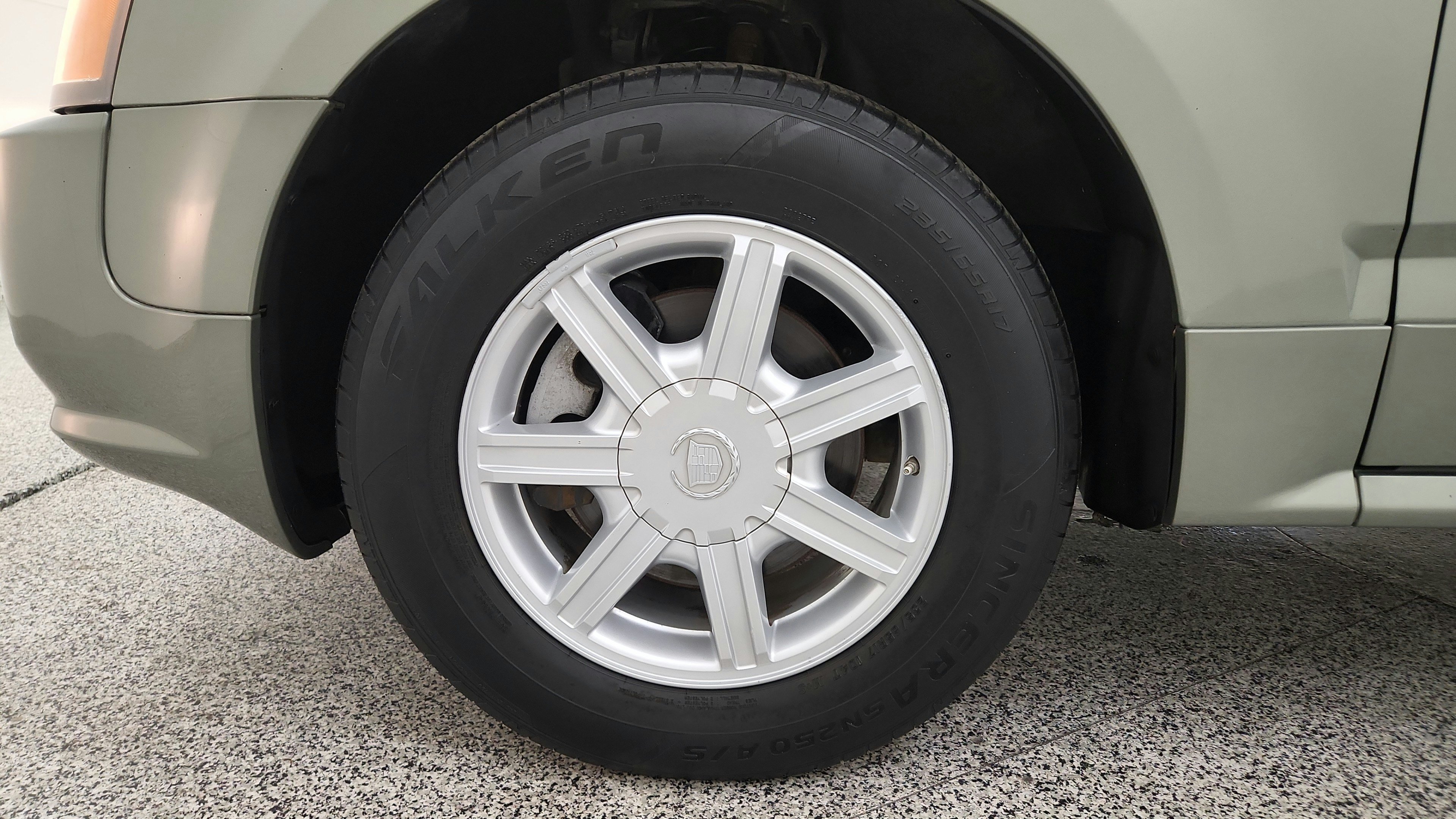 Used 2004 Cadillac SRX w/ Preferred Equipment Group AWD/4WD image 36