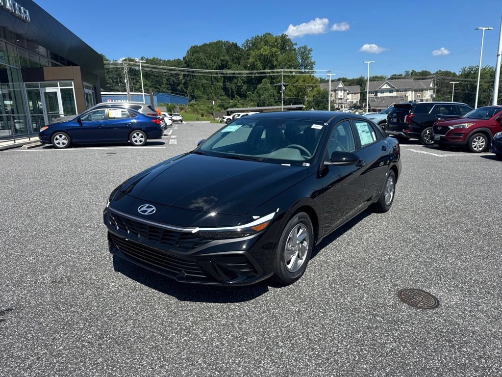 New 2026 Hyundai Elantra SE FWD image 1