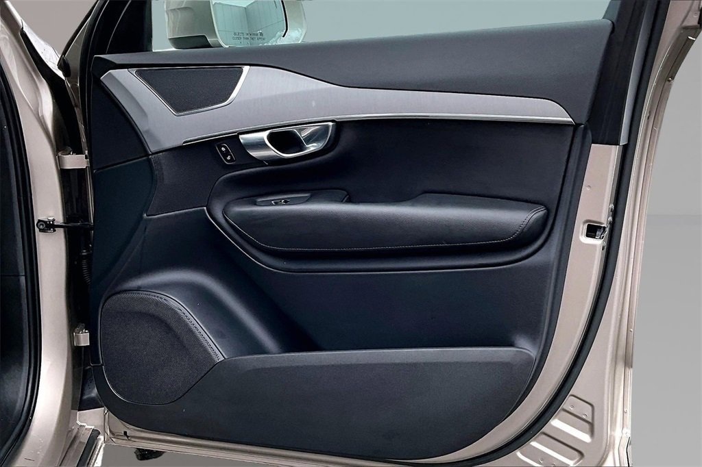Certified 2023 Volvo XC90 B5 Core w/ Protection Package Premier image 29