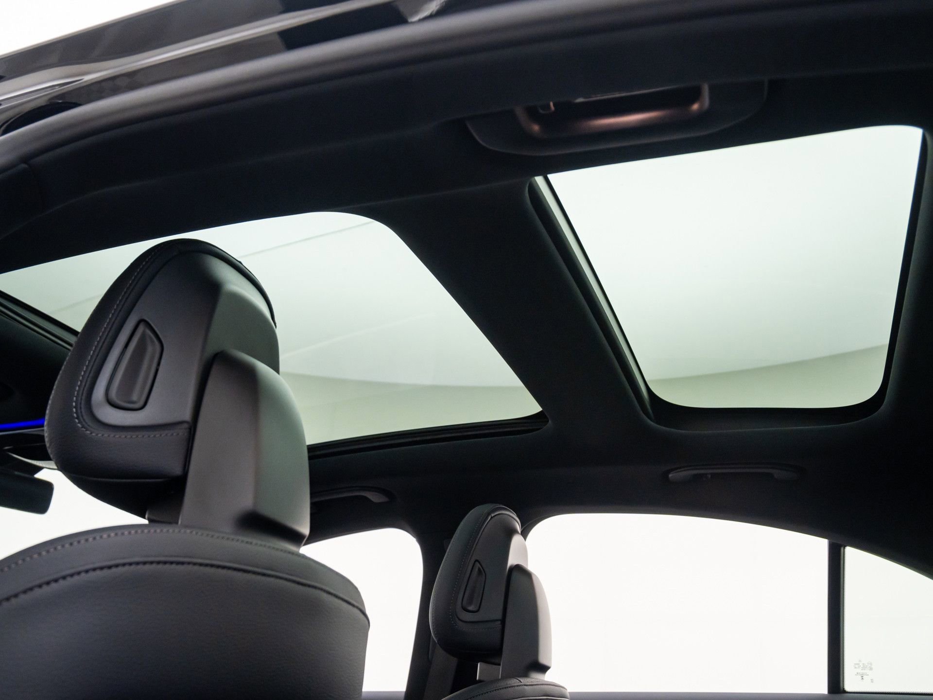 Used 2025 Mercedes-Benz E 450 4MATIC Sedan image 18