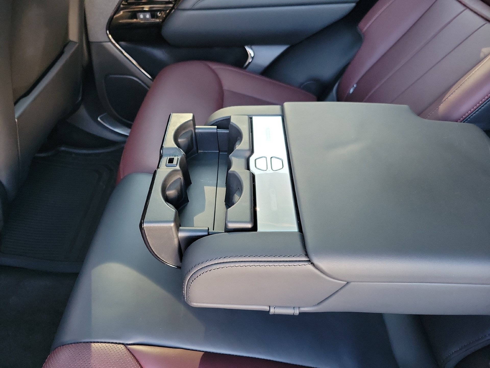 Used 2023 Land Rover Range Rover Sport SE Dynamic AWD/4WD image 19