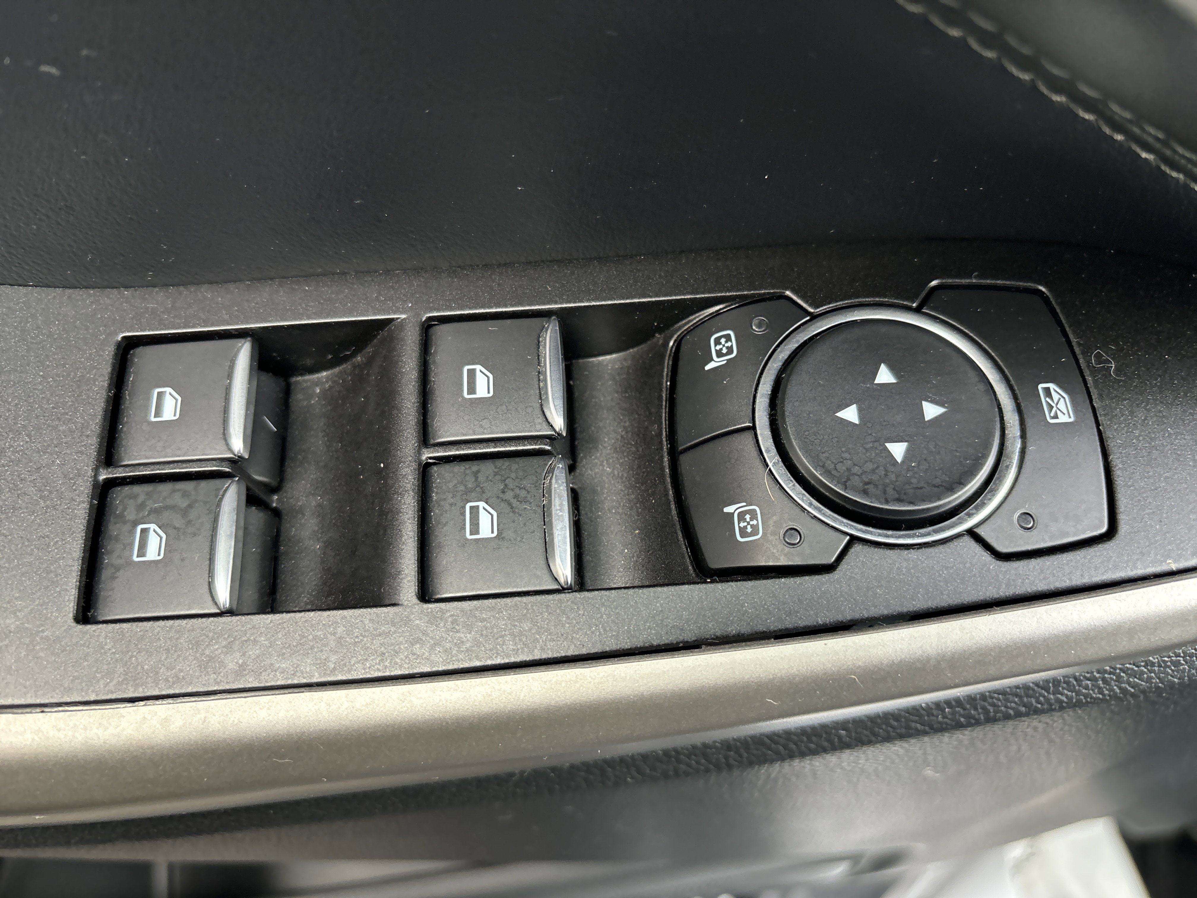 Used 2022 Ford Explorer XLT w/ Equipment Group 202A image 18