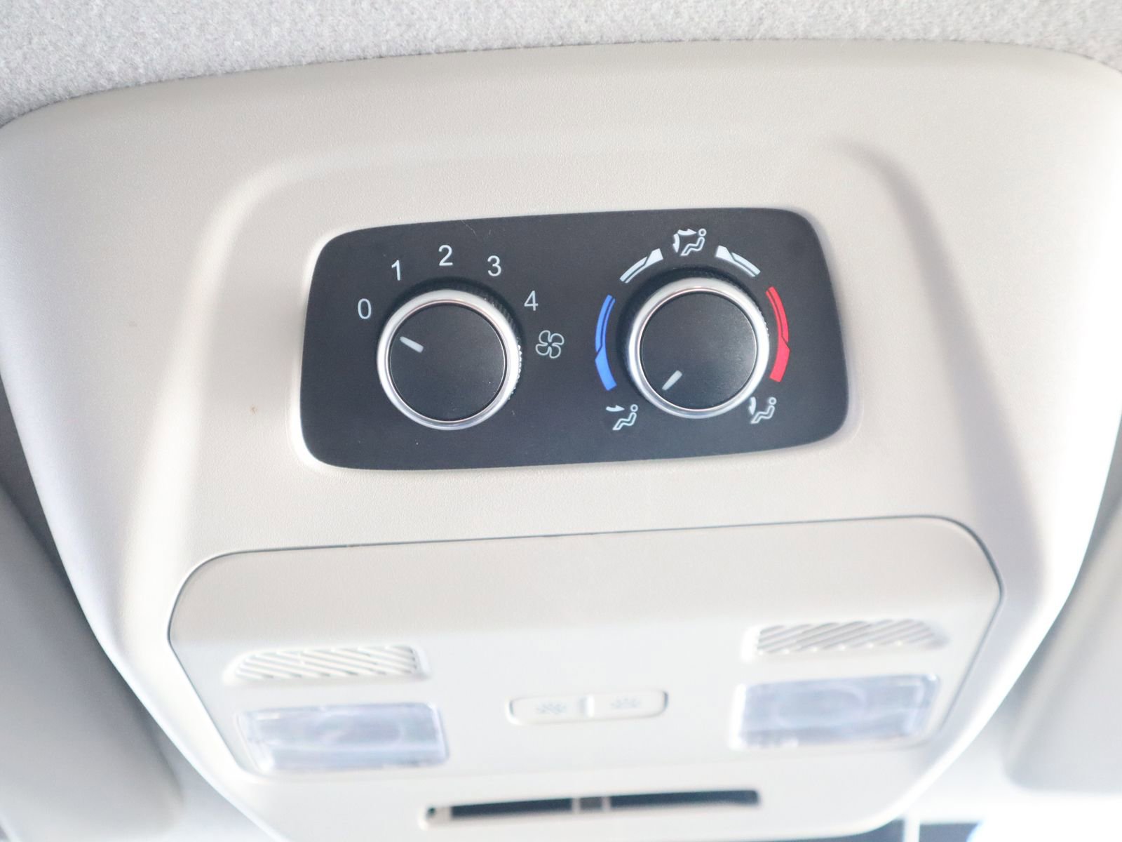 Used 2024 Ford Transit 350 XLT image 41