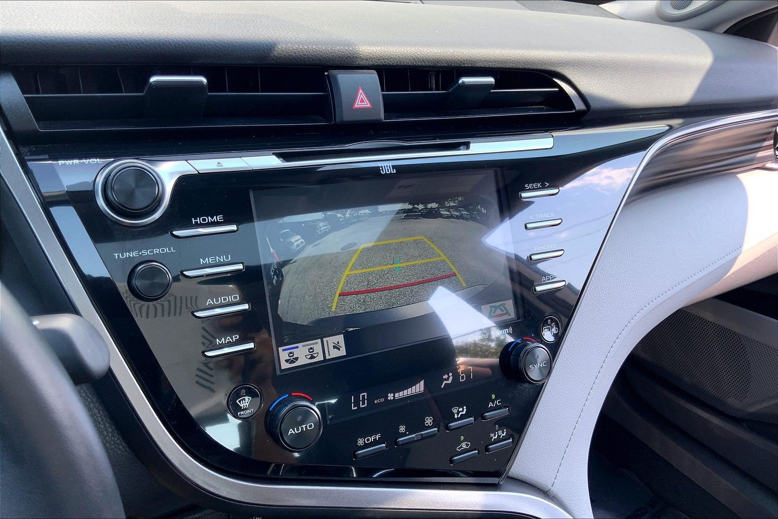 Used 2020 Toyota Camry XLE w/ Sunroof Package FWD image 26