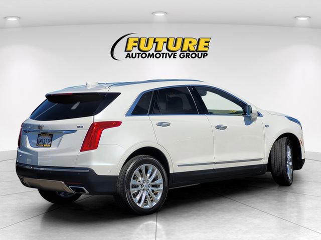 Used 2017 Cadillac XT5 Platinum w/ Driver Assist Package image 4