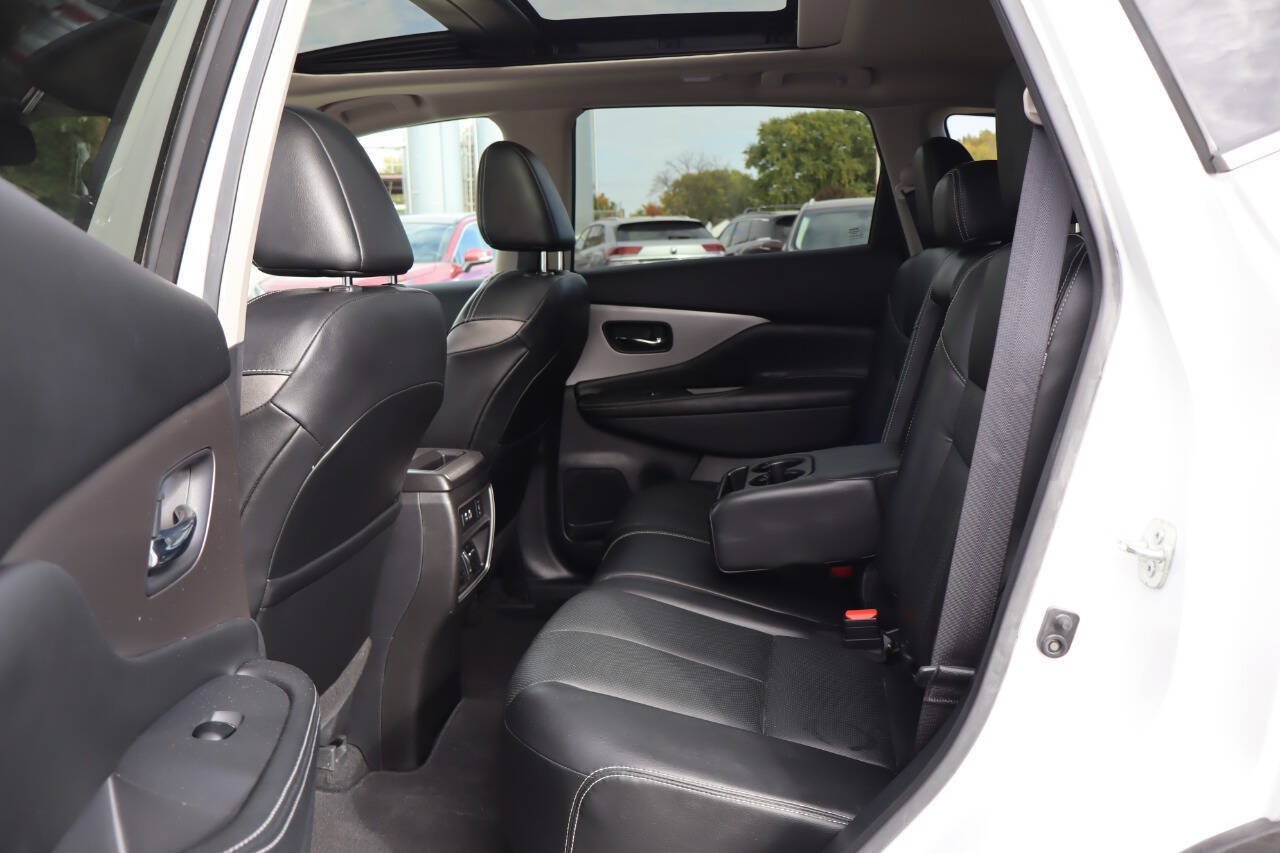 Used 2020 Nissan Murano SL w/ Moonroof Package AWD/4WD image 10