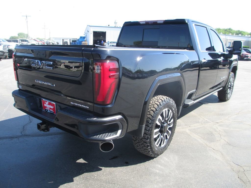 Used 2024 GMC Sierra 2500 Denali Ultimate AWD/4WD image 6