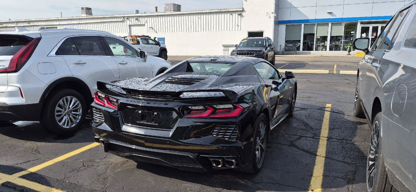 Used 2021 Chevrolet Corvette Stingray Premium Conv w/ Z51 Performance Package RWD image 3