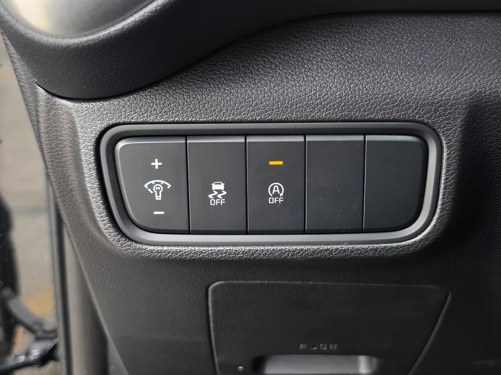 Used 2025 Kia Soul LX FWD image 23