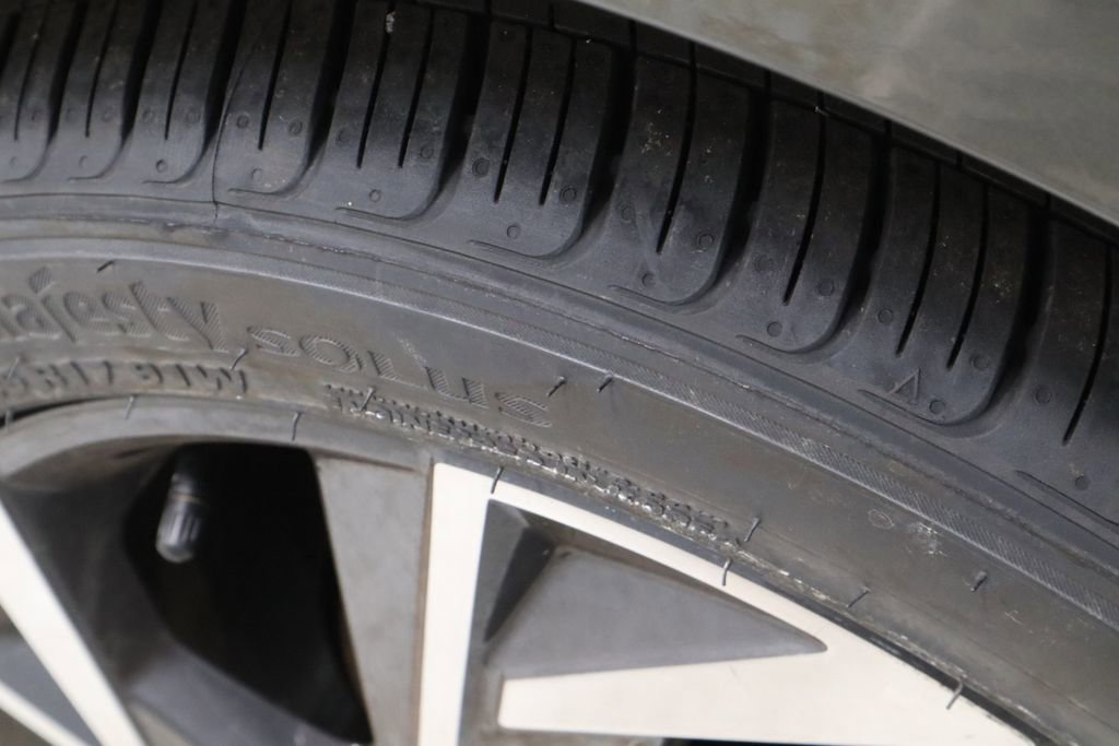 Certified 2025 Hyundai Elantra SEL image 21