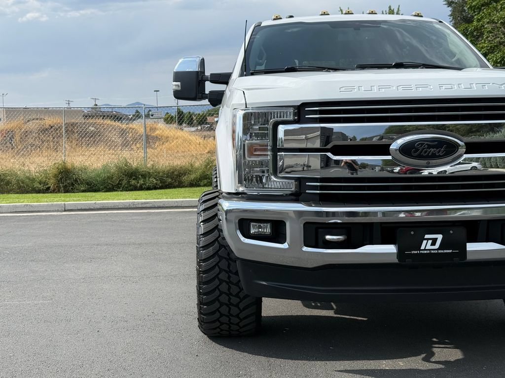 Used 2018 Ford F350 Lariat w/ Chrome Package AWD/4WD image 4