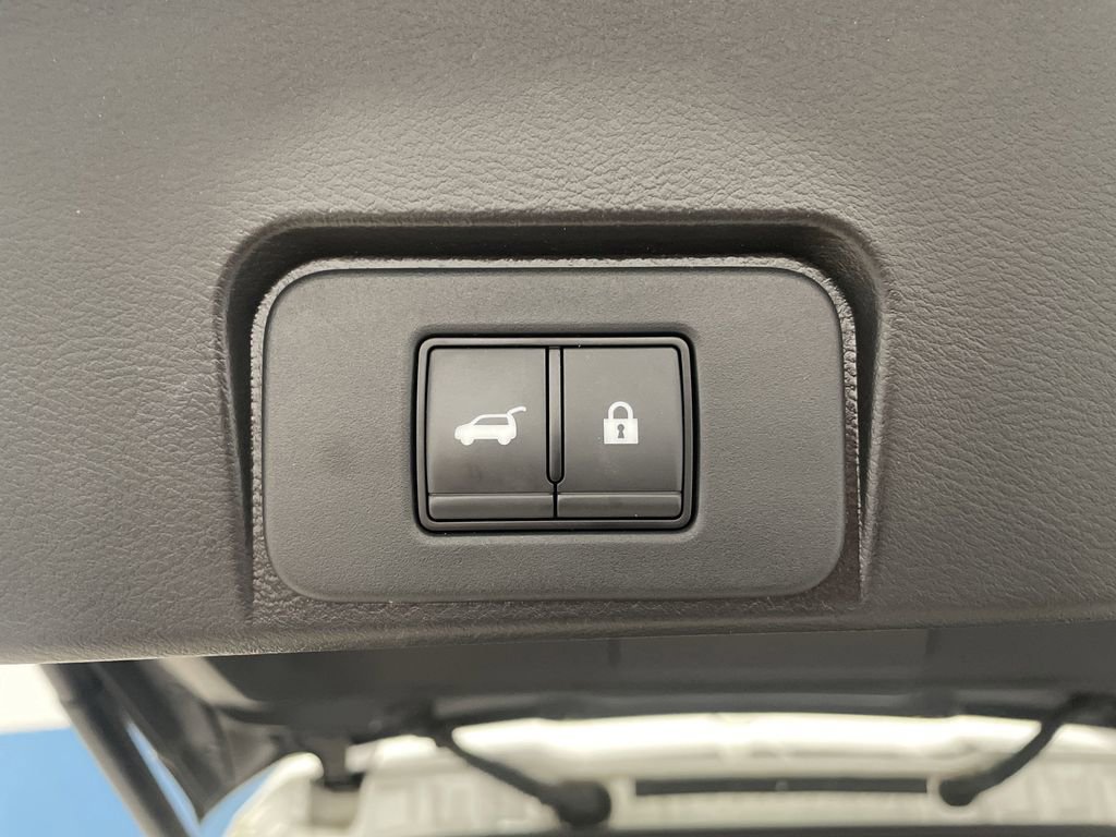 Used 2023 Nissan Rogue SL w/ SL Premium Package image 17