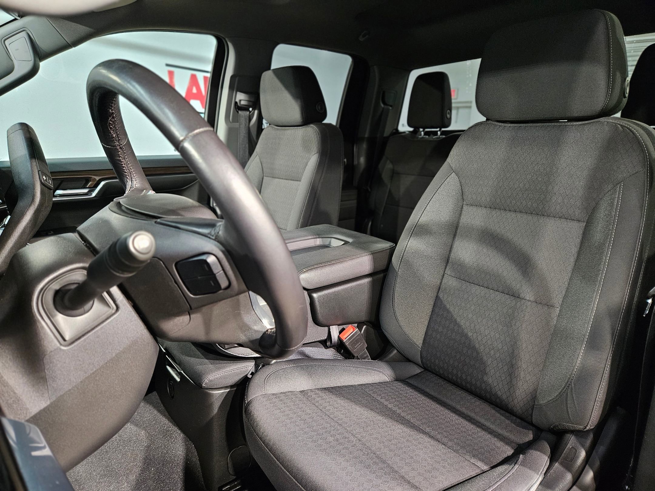 Used 2023 Chevrolet Silverado 1500 LT image 23