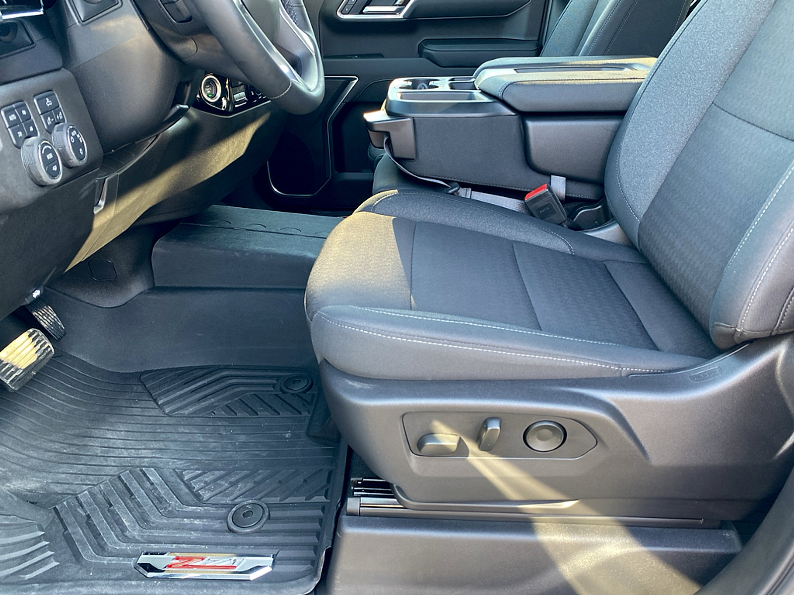 New 2025 Chevrolet Silverado 1500 LT AWD/4WD image 24