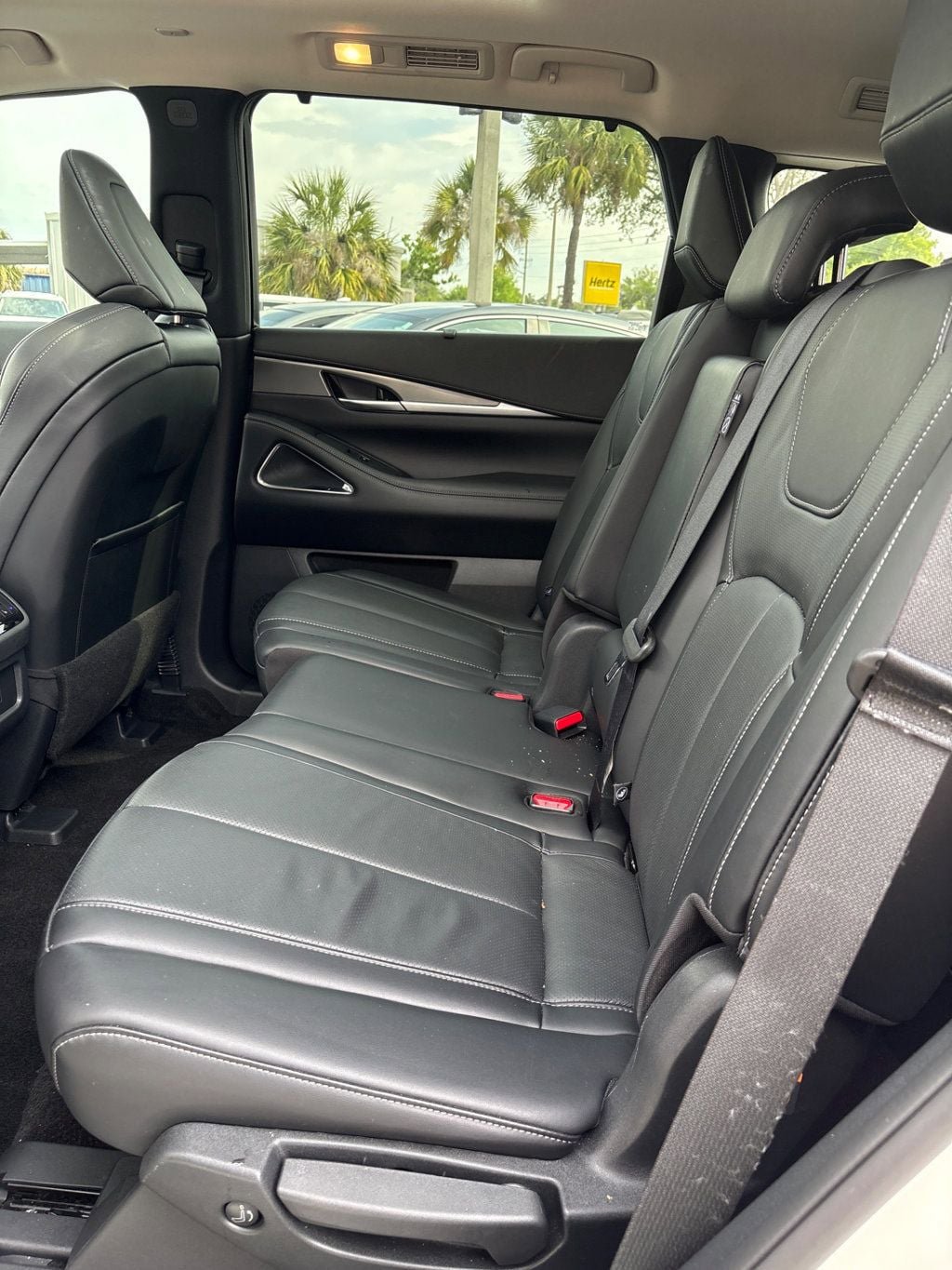 Used 2025 INFINITI QX60 Luxe FWD image 3