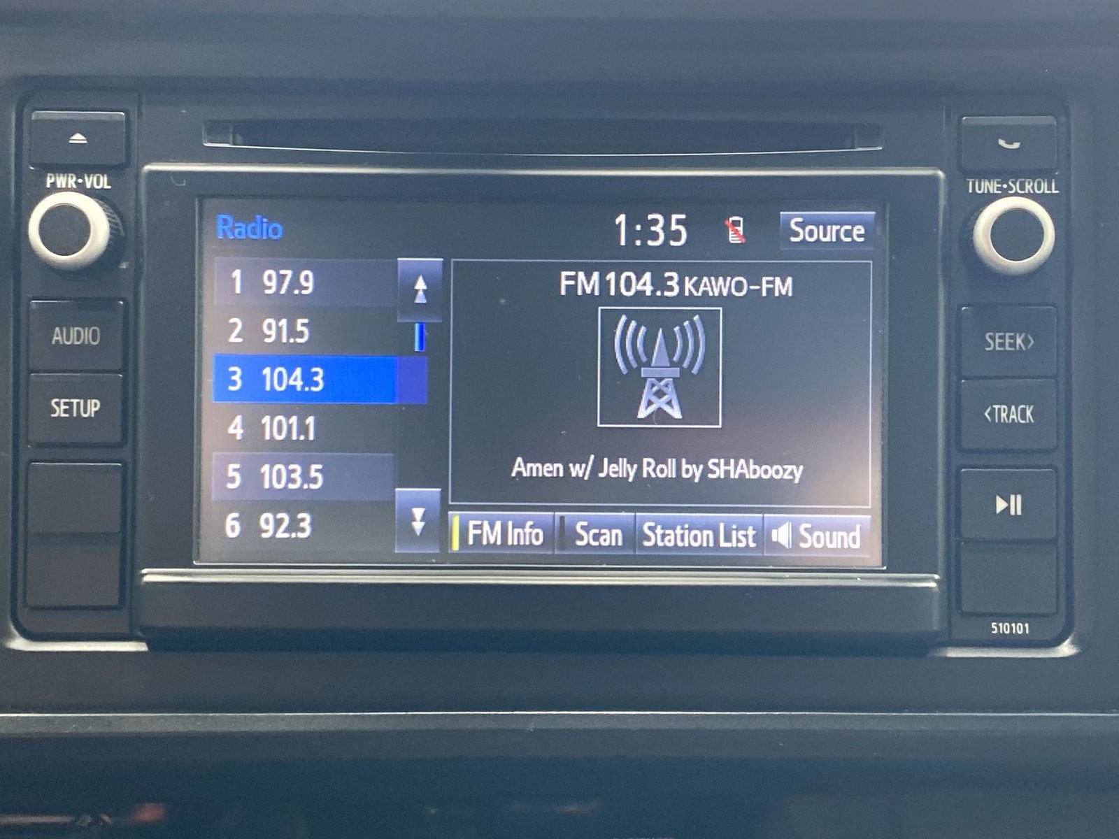 Used 2016 Toyota Tacoma SR w/ Towing Package image 16