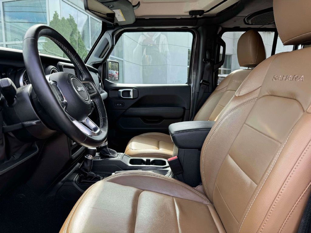 Used 2022 Jeep Wrangler Unlimited Sahara w/ Cold Weather Group AWD/4WD image 12