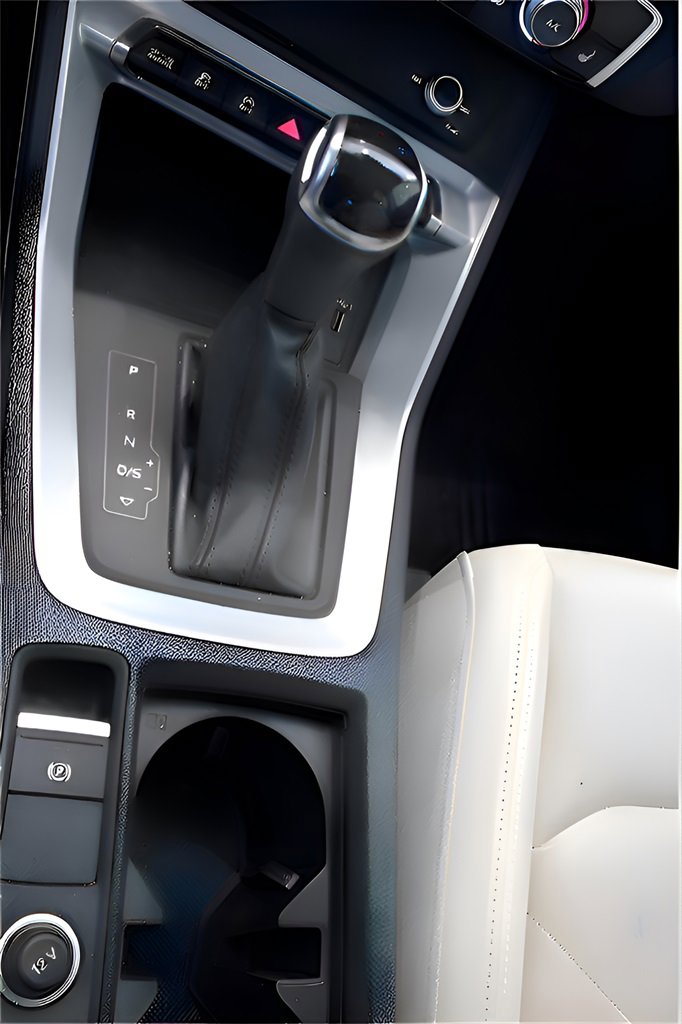 Used 2020 Audi Q3 2.0T Premium w/ Convenience Package image 15