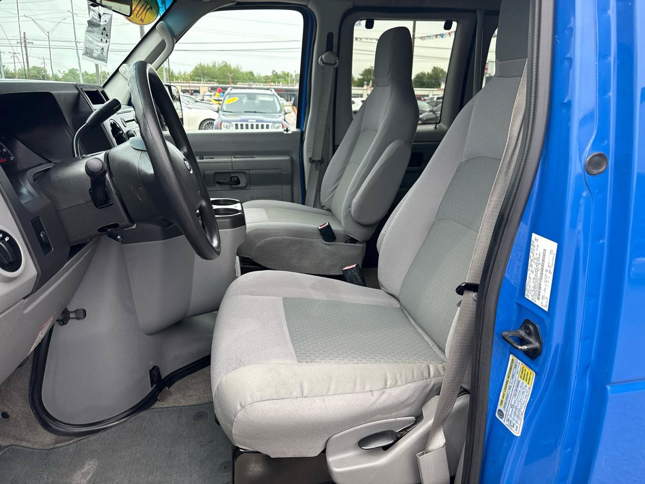 Used 2014 Ford E-350 and Econoline 350 XLT RWD image 12