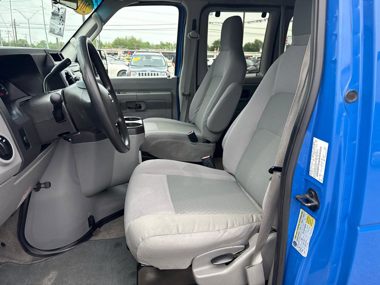 Used 2014 Ford E-350 and Econoline 350 XLT RWD image 12