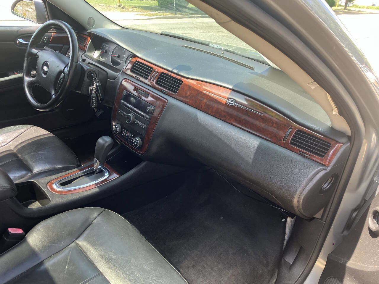 Used 2007 Chevrolet Impala LTZ FWD image 40