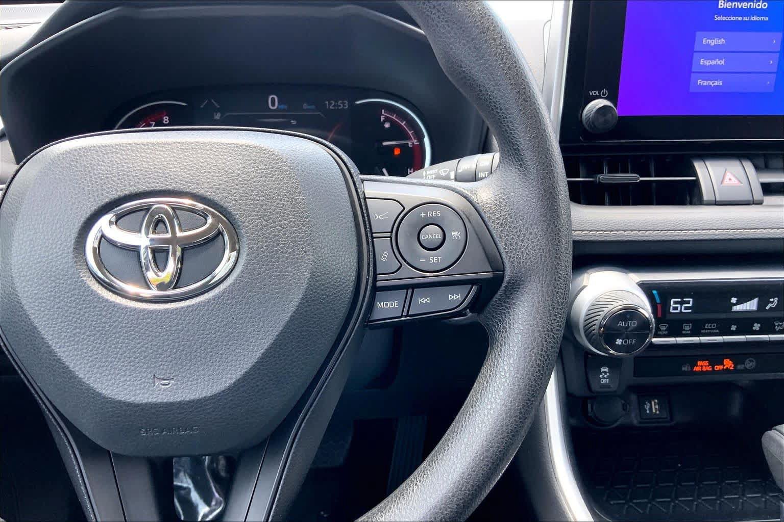 Used 2025 Toyota RAV4 XLE FWD image 24