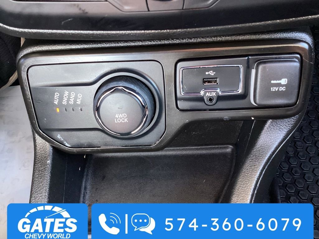 Used 2023 Jeep Renegade Altitude w/ Sun/Sound Group image 23