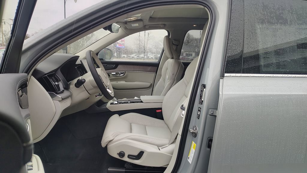 New 2026 Volvo XC90 T8 Ultra w/ Protection Package Premier image 7