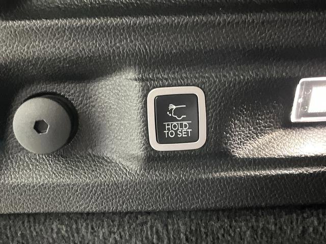 Used 2023 Jeep Grand Cherokee L Summit image 16