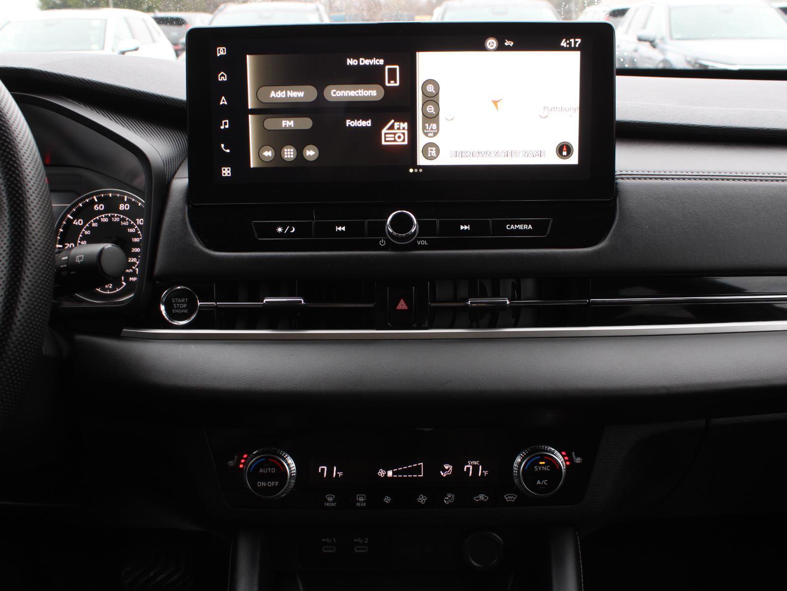 Used 2025 Mitsubishi Outlander SE image 12