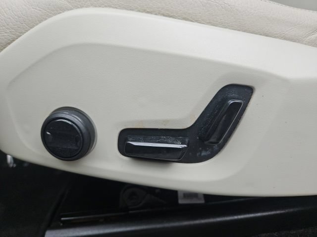Used 2020 Volvo XC60 T5 Momentum FWD image 21
