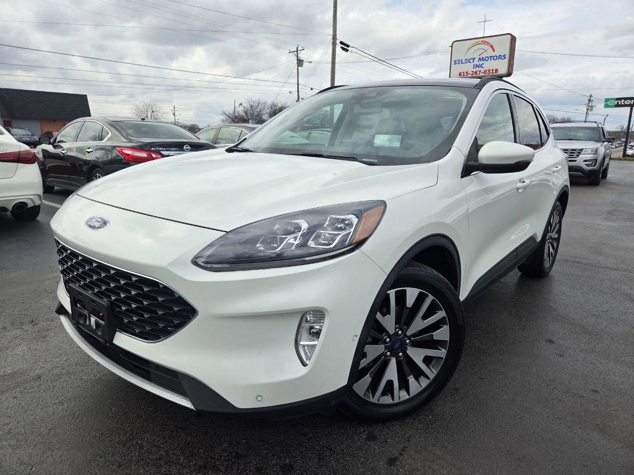 Used 2020 Ford Escape Titanium image 2