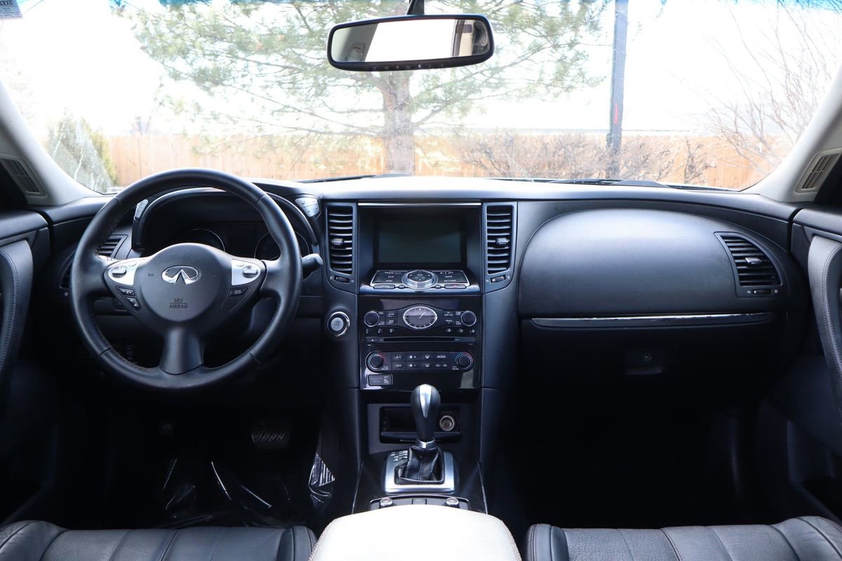 Used 2017 INFINITI QX70 AWD image 16