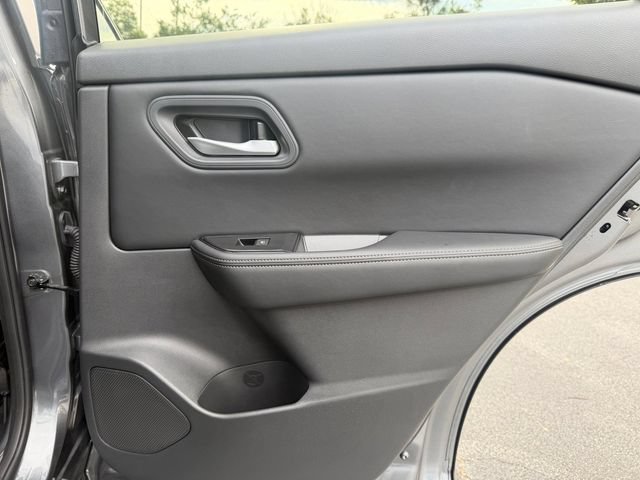 Used 2026 Nissan Rogue SV FWD image 24