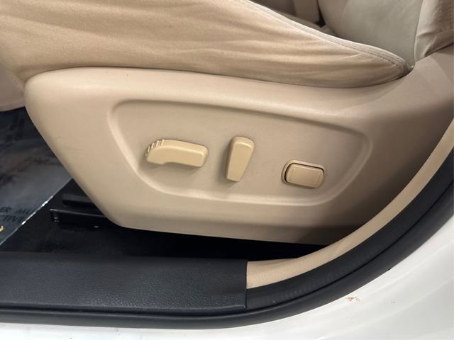 Used 2016 Nissan Rogue SV image 23