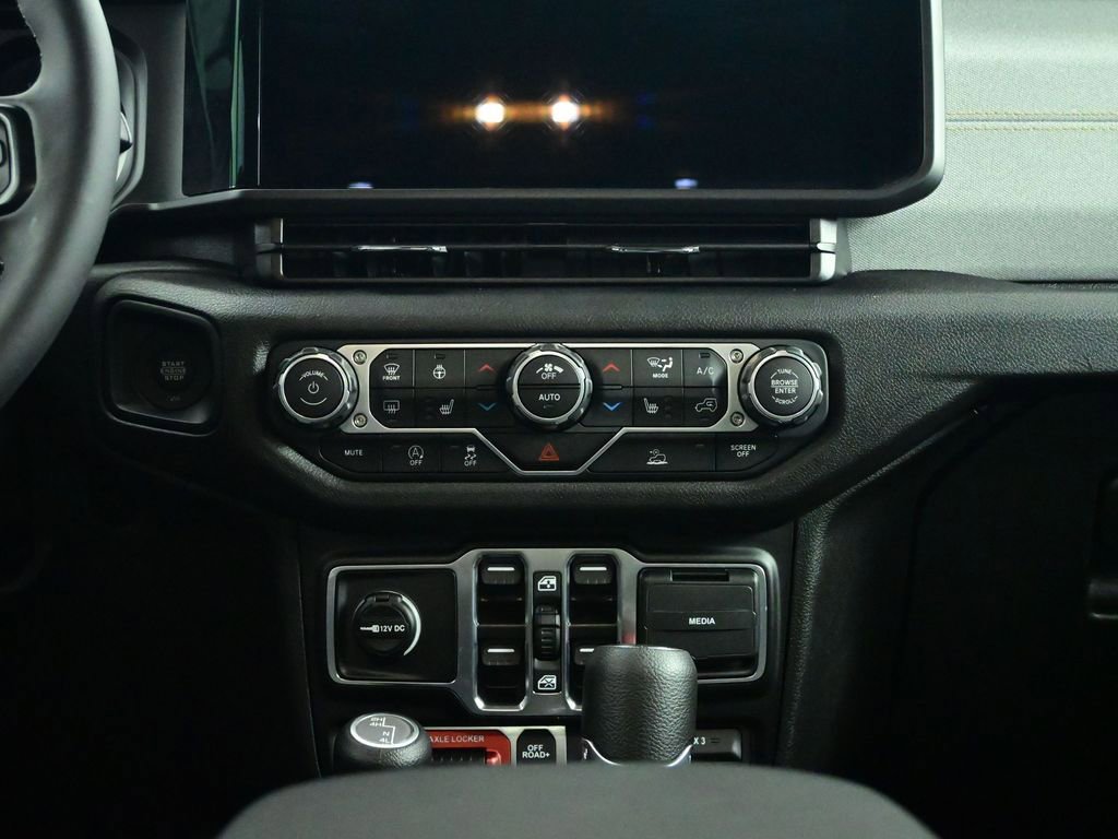 Used 2025 Jeep Gladiator Willys image 38