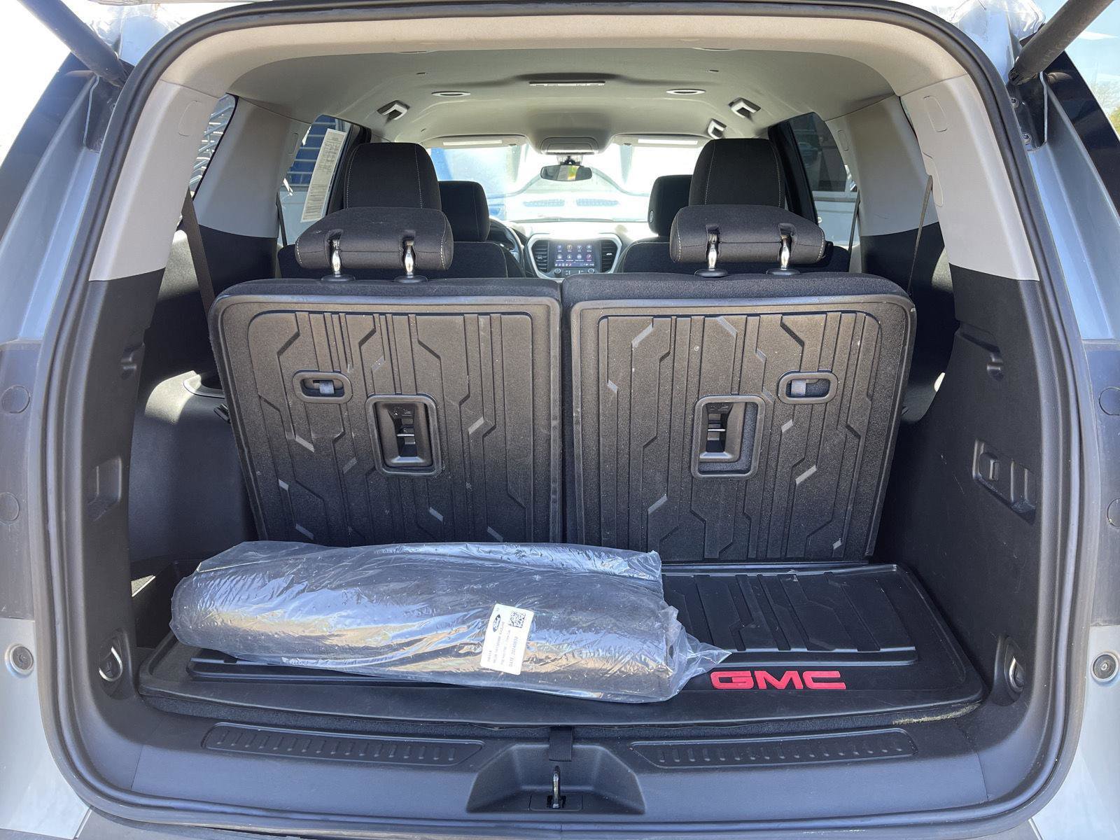 Used 2023 GMC Acadia SLE w/ Driver Convenience Package FWD image 40