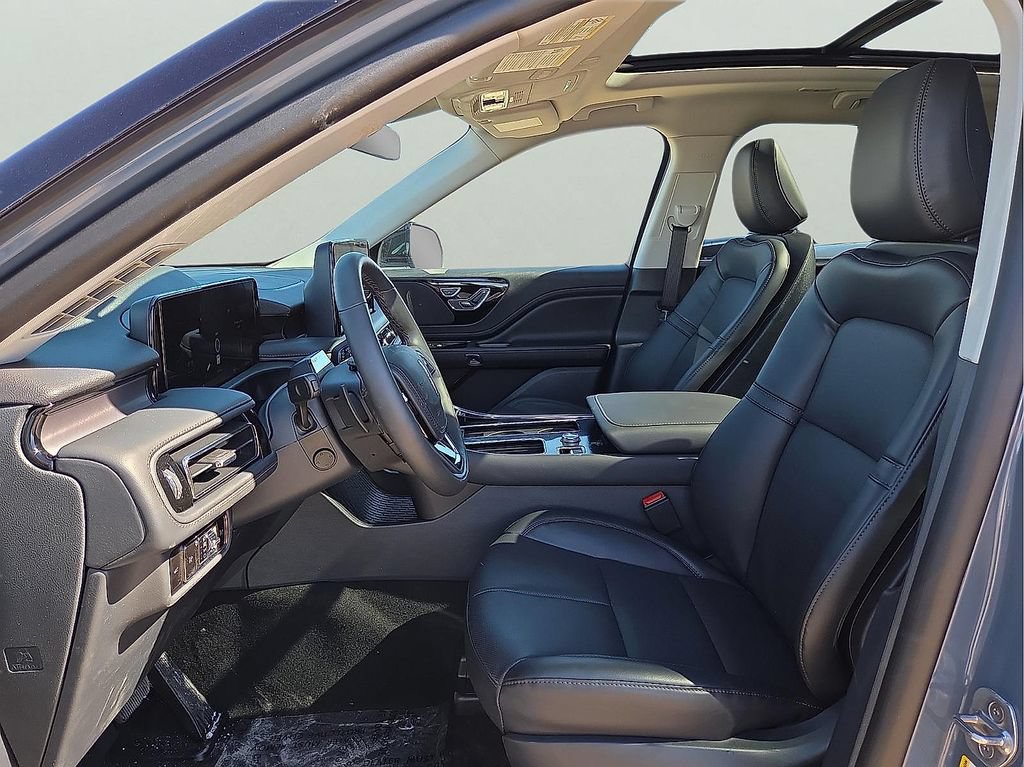 New 2026 Lincoln Aviator 2WD image 14