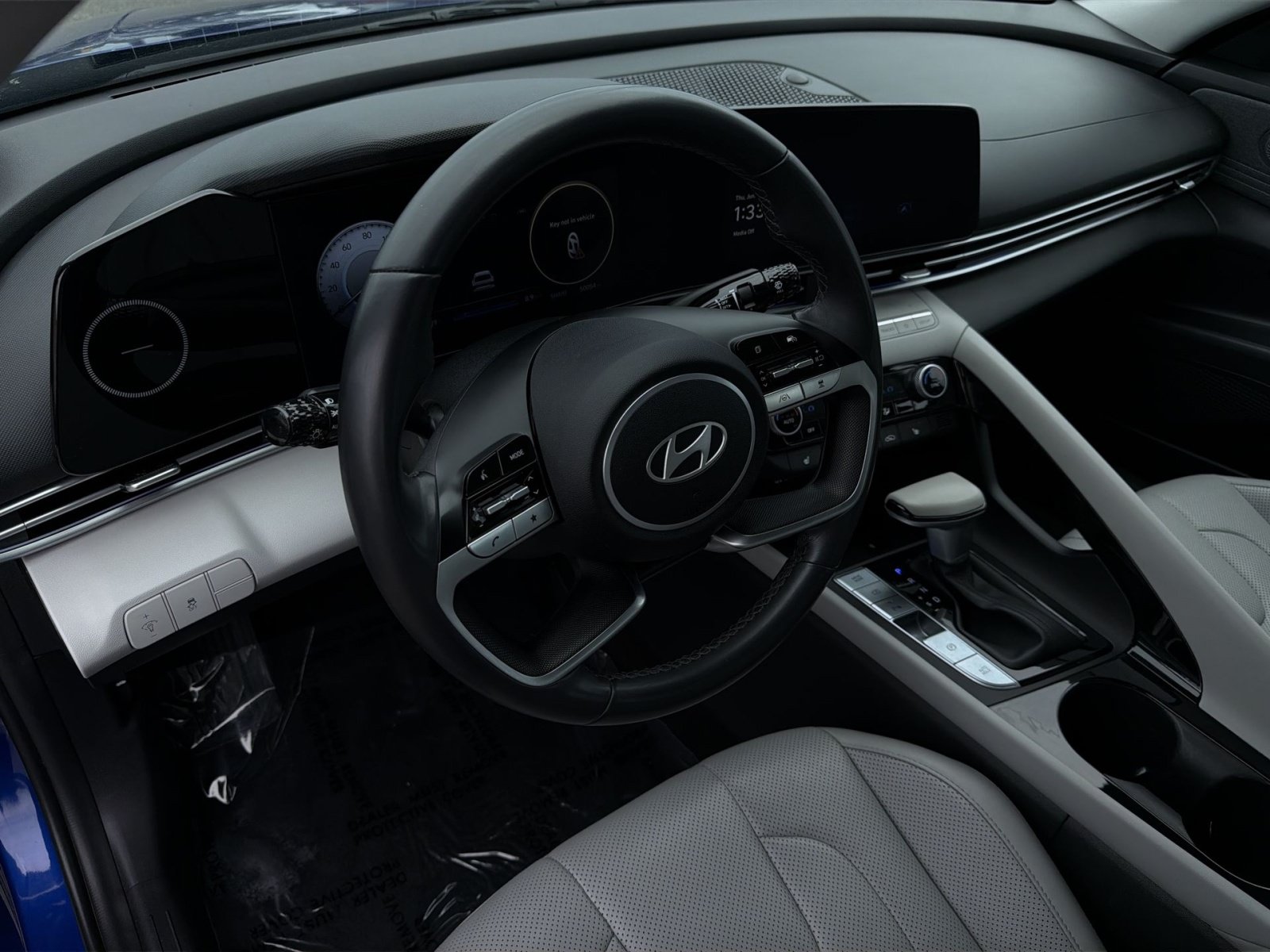 Certified 2024 Hyundai Elantra Limited FWD image 16