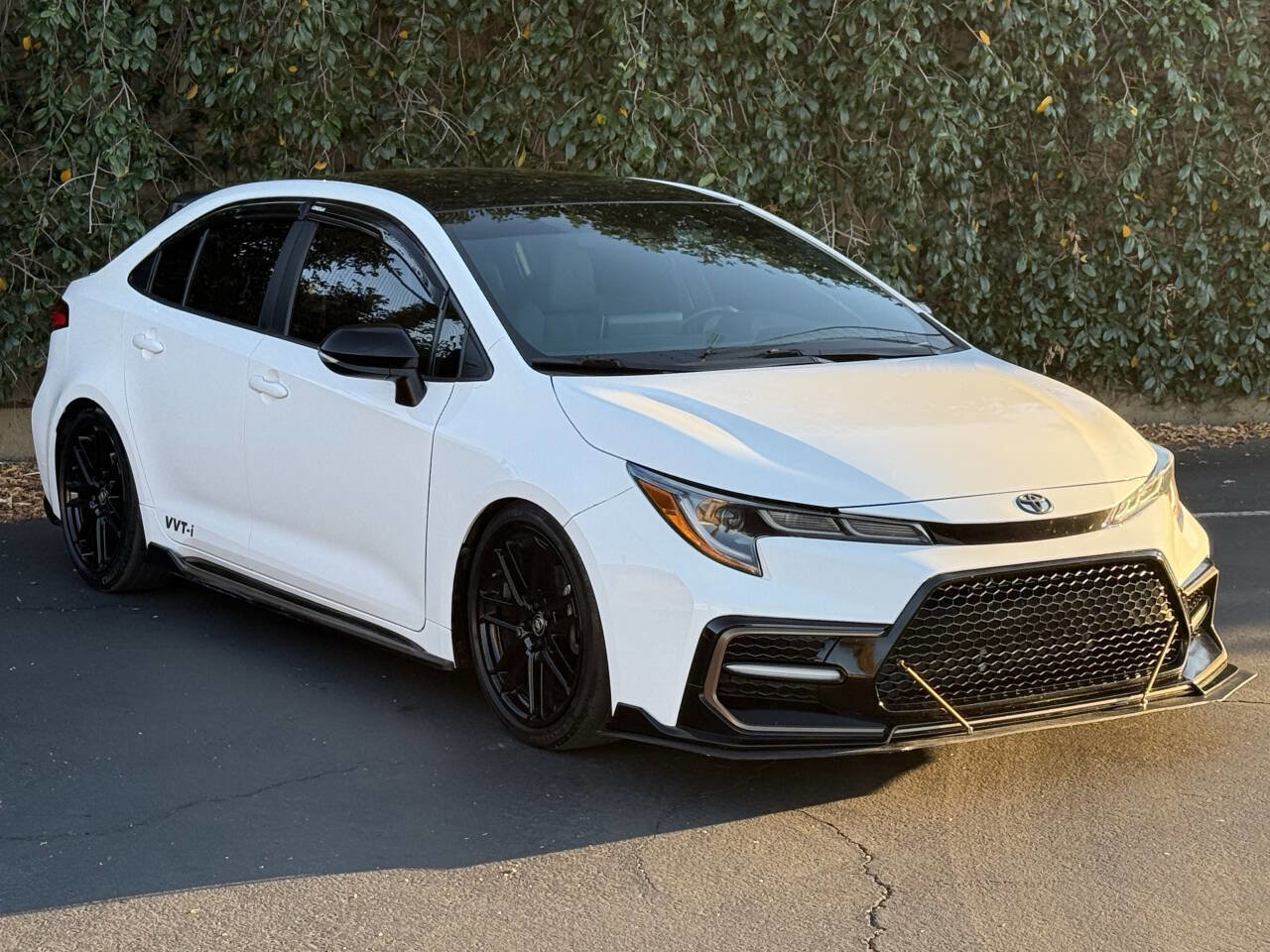 Used 2021 Toyota Corolla SE image 3