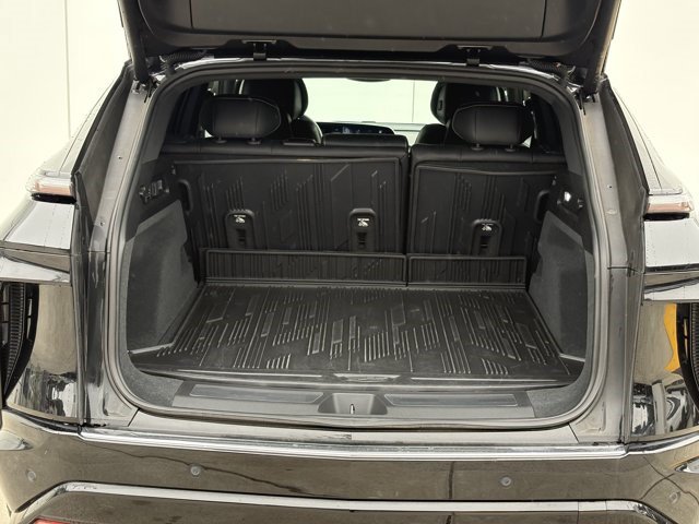 Certified 2024 Cadillac Lyriq Luxury w/ LPO, Floor Liner Package AWD/4WD image 9