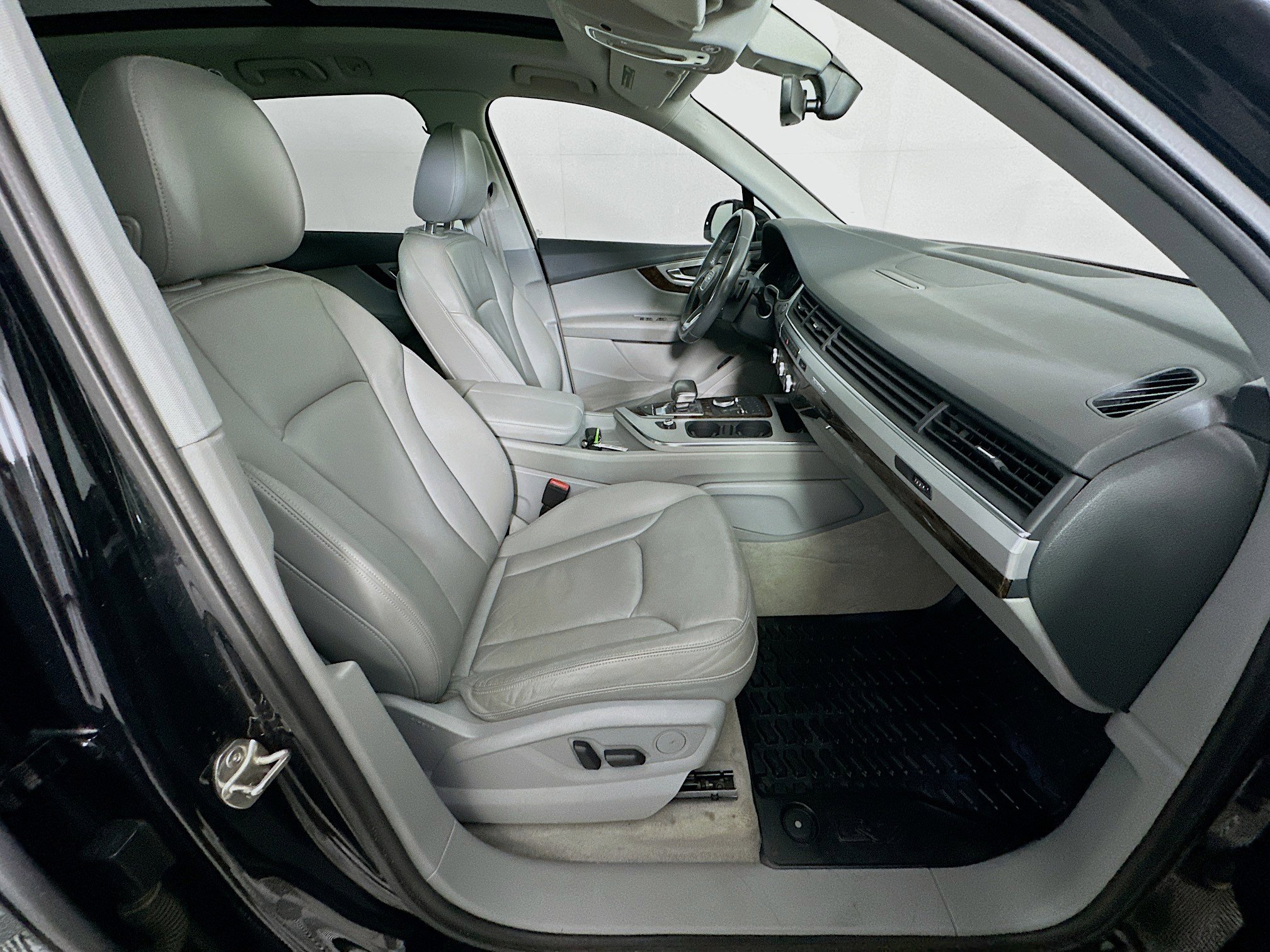 Used 2017 Audi Q7 2.0T Premium AWD/4WD image 31